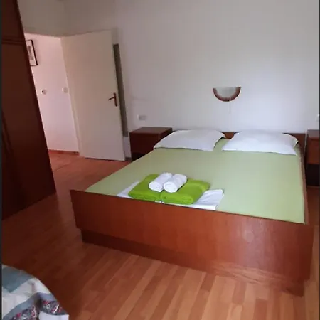 Apartment Snjezana *